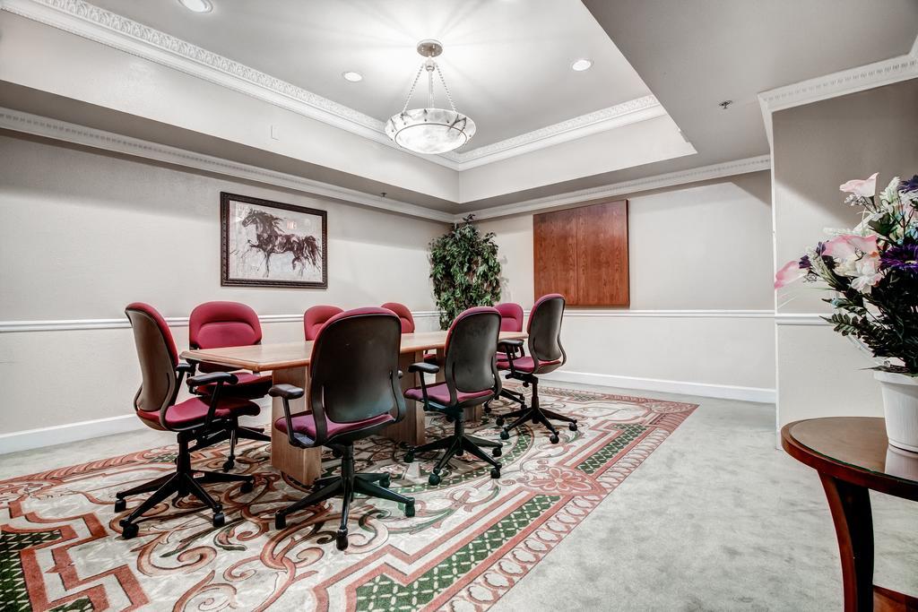 Ramada Plaza By Wyndham Atlanta Airport Hotel College Park Exterior photo