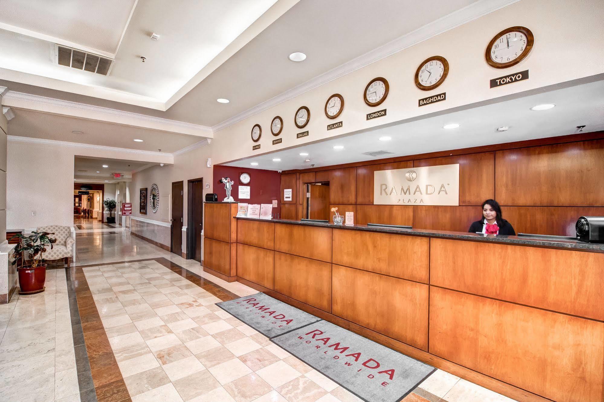 Ramada Plaza By Wyndham Atlanta Airport Hotel College Park Exterior photo